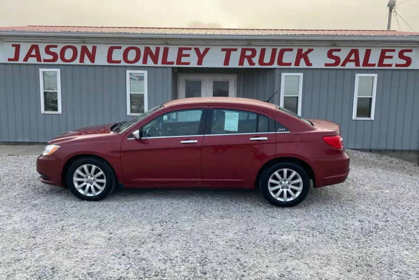 2013 Chrysler 200 Limited photo 1
