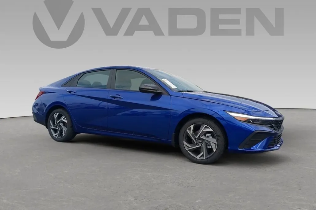 2025 Hyundai Elantra SEL Sport photo 1