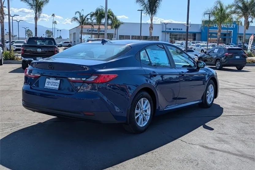 2025 Toyota Camry LE photo 1