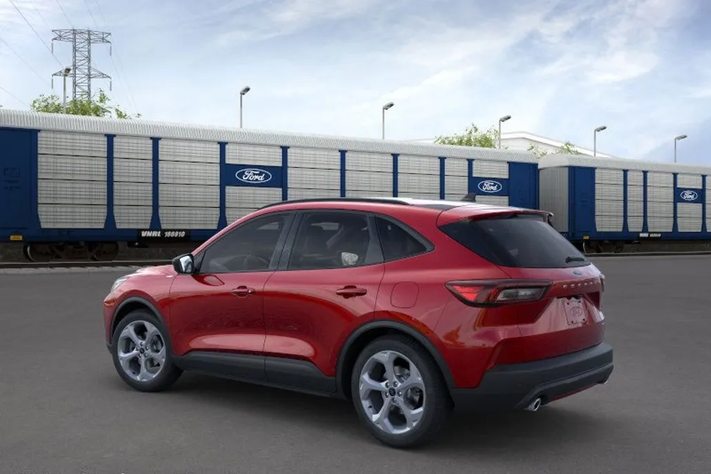 2025 Ford Escape ST-Line photo 1