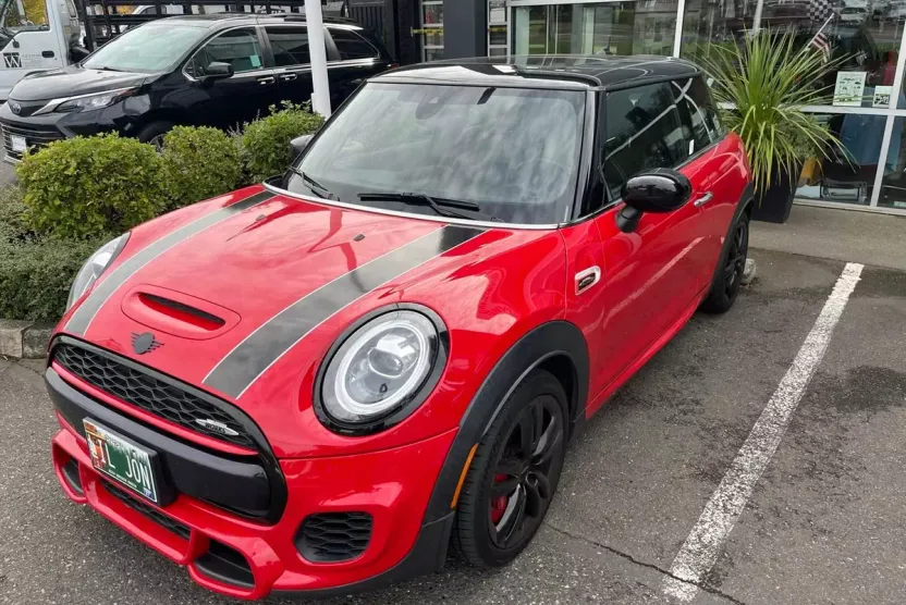 2020 Mini Cooper 2 Door Hardtop Signature photo 1