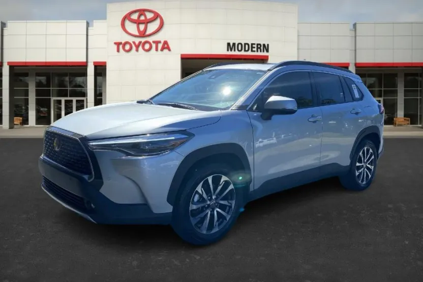 2022 Toyota Corolla Cross XLE photo 1