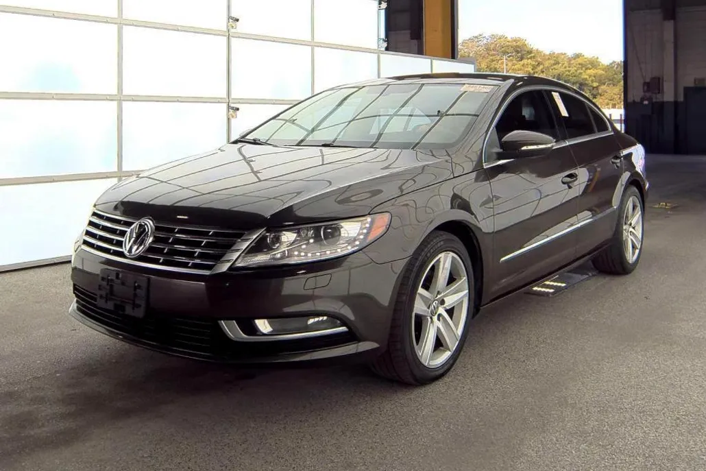 2016 Volkswagen CC 2.0T Sport R-Line photo 1