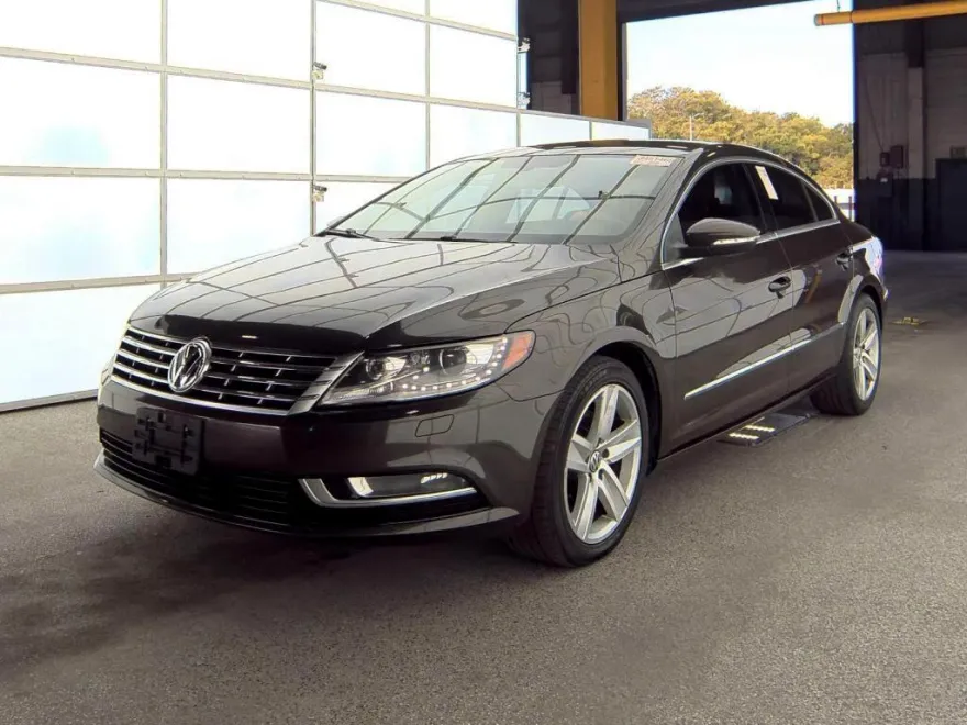 2016 Volkswagen CC 2.0T Sport R-Line photo 1