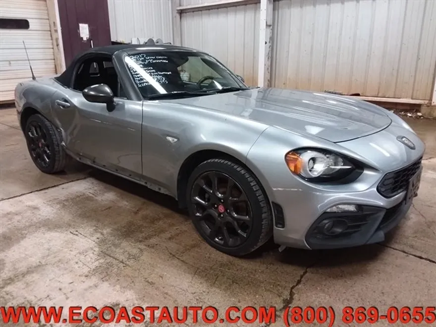 2017 Fiat 124 Spider Abarth photo 1