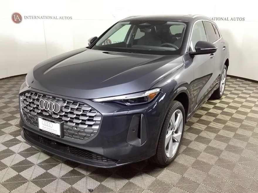 2025 Audi Q5 2.0T Premium Plus photo 1