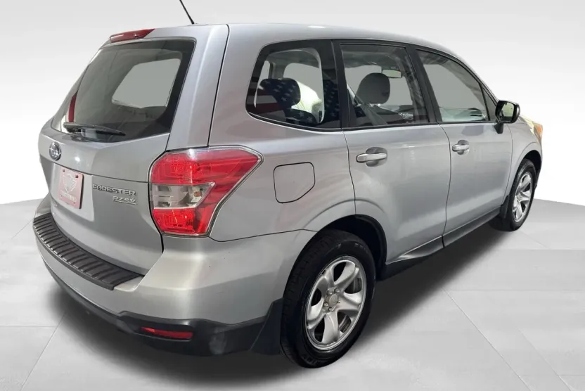 2014 Subaru Forester 2.5i photo 1