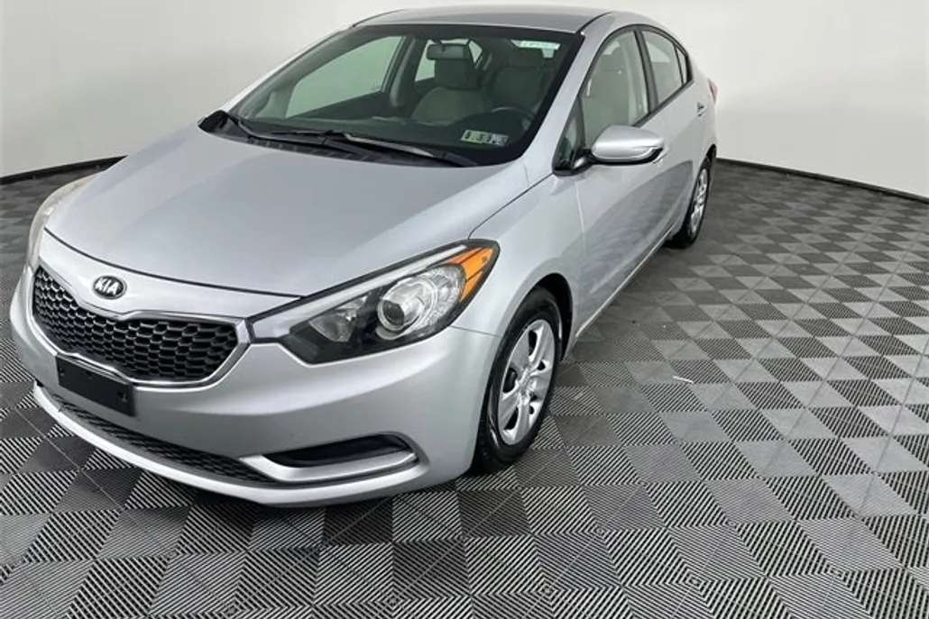 2016 Kia Forte LX photo 1