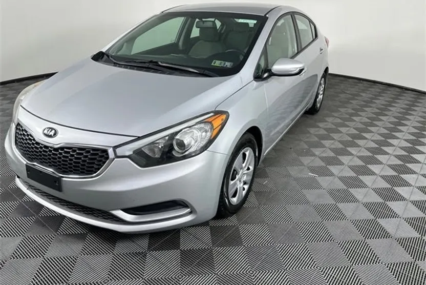 2016 Kia Forte LX photo 1