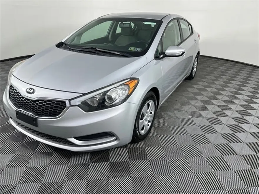 2016 Kia Forte LX photo 1