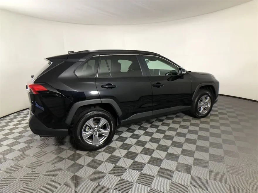 2024 Toyota RAV4 XLE photo 1