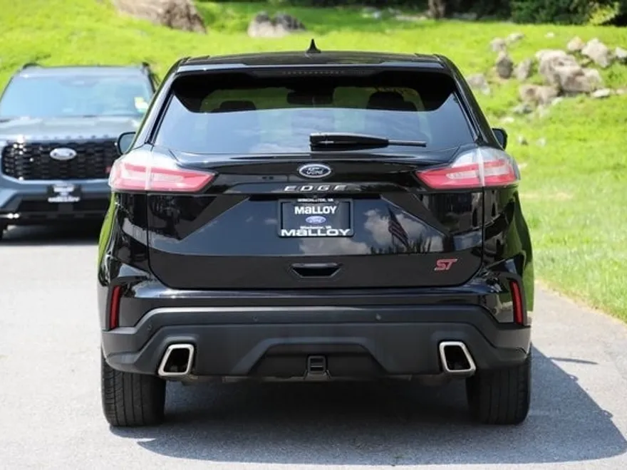 2021 Ford Edge ST photo 1