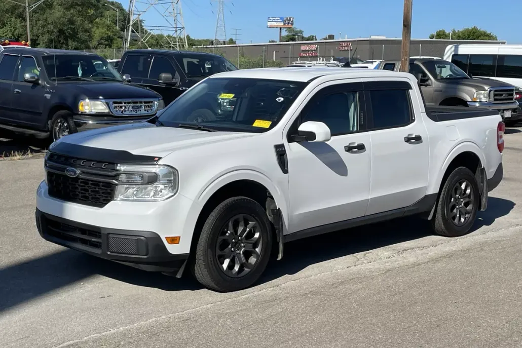 2022 Ford Maverick XLT photo 1