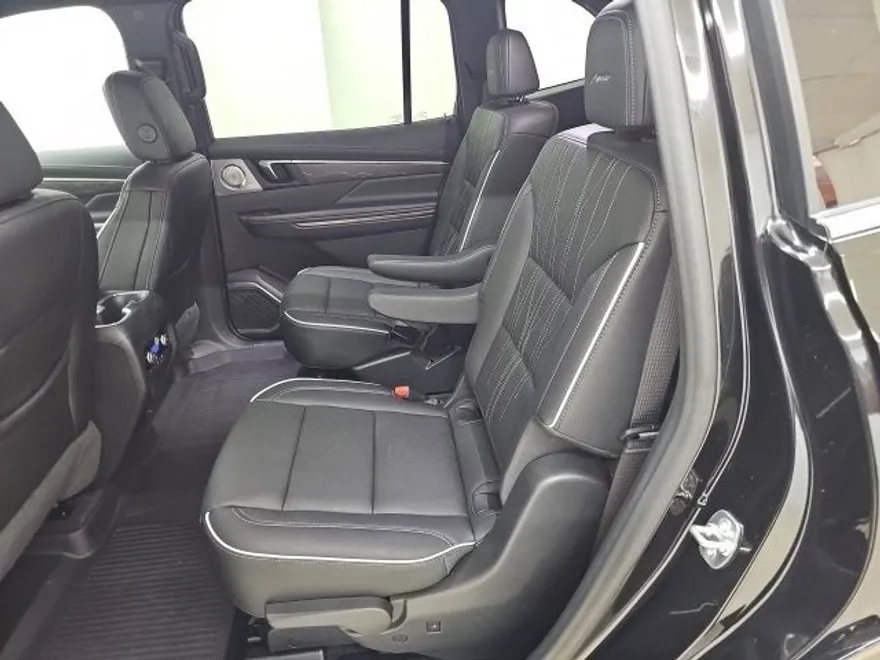 2025 Buick Enclave Avenir photo 1