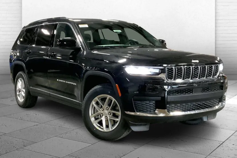 2025 Jeep Grand Cherokee Laredo photo 1