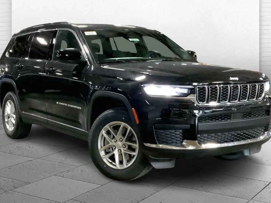 2025 Jeep Grand Cherokee Laredo photo 1