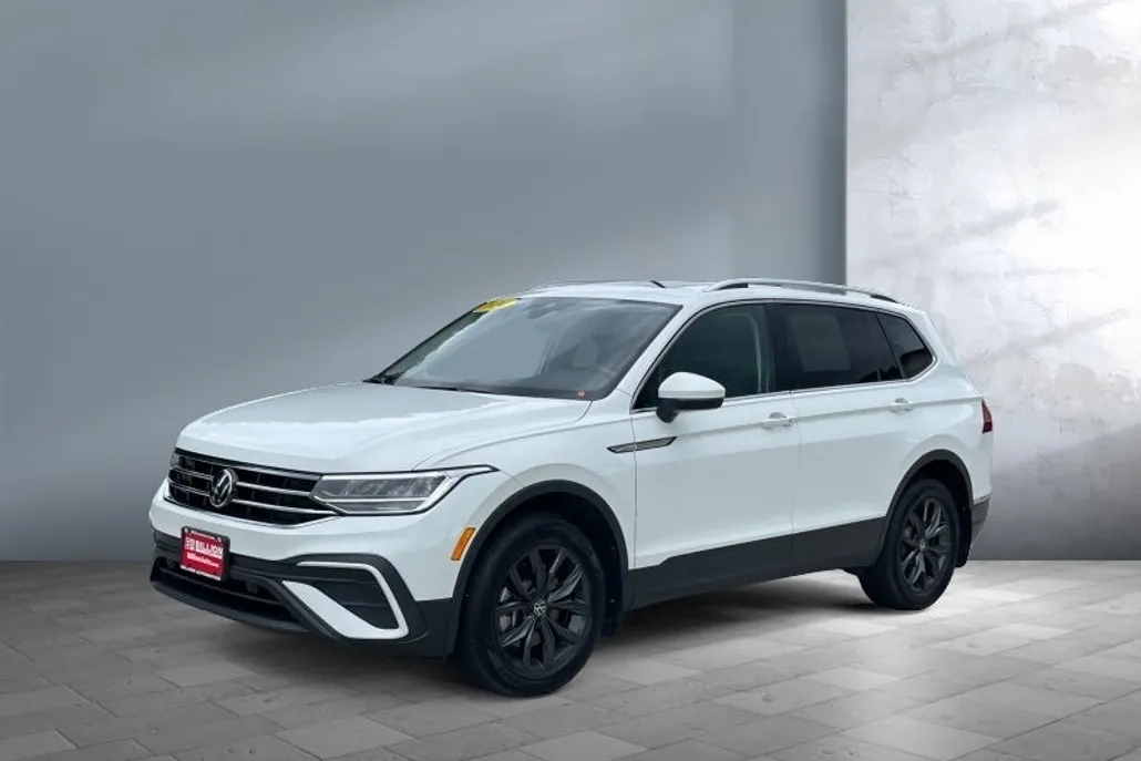2024 Volkswagen Tiguan SE Wolfsburg Edition photo 1