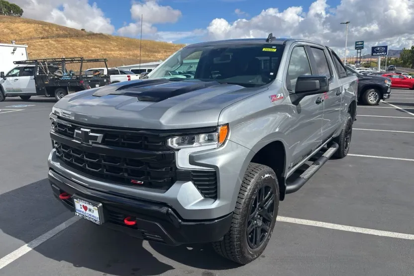 2025 Chevrolet Silverado 1500 LT Trail Boss photo 1