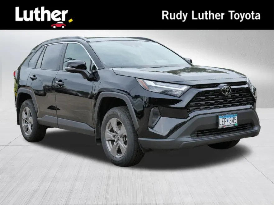 2023 Toyota RAV4 XLE photo 1