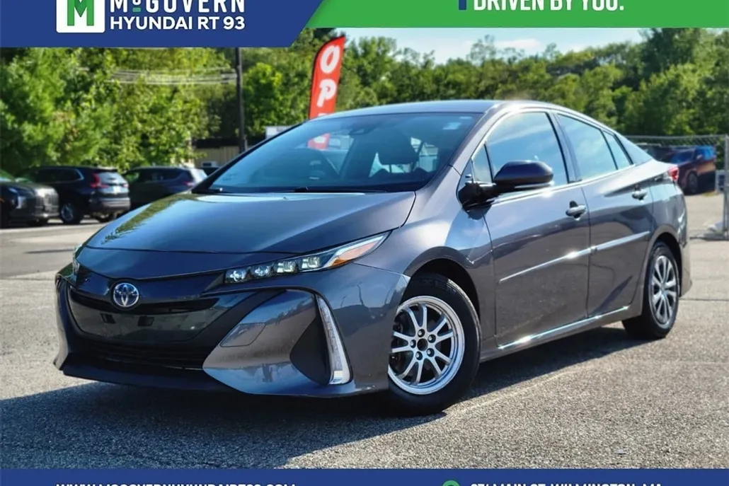 2020 Toyota Prius Prime XLE photo 1