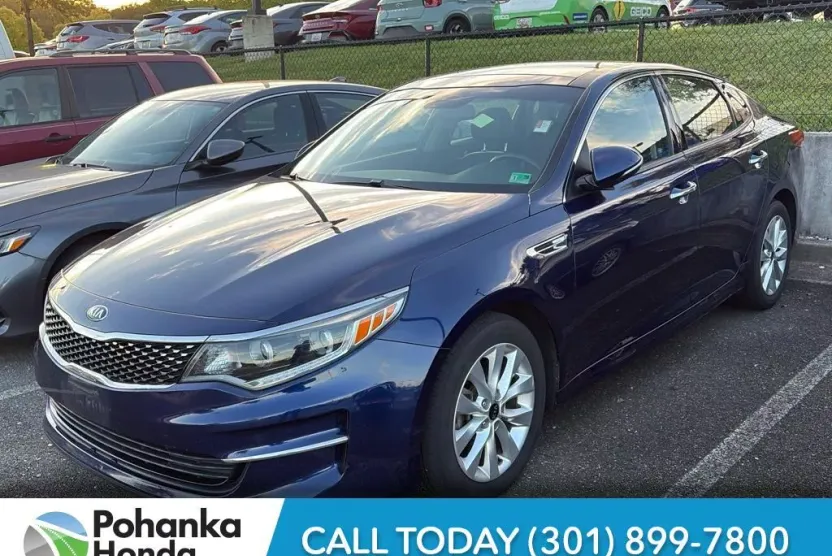 2017 Kia Optima EX photo 1