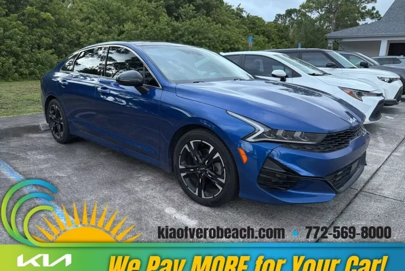 2022 Kia K5 GT-Line photo 1