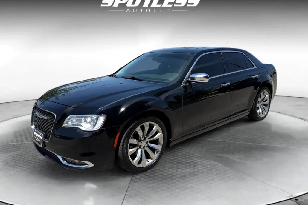 2020 Chrysler 300 Limited photo 1