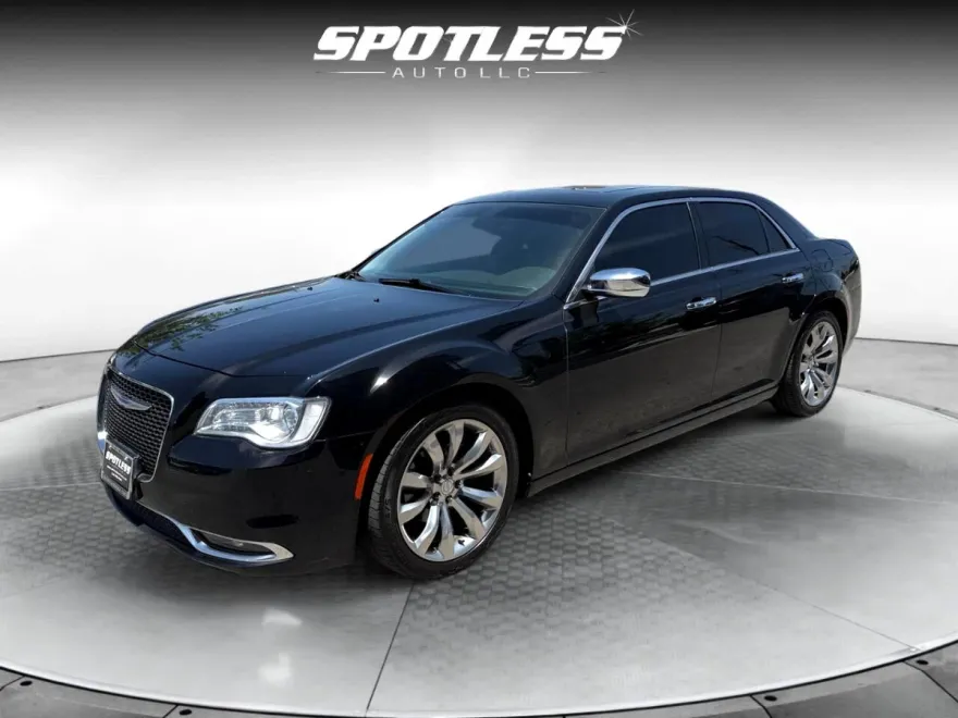 2020 Chrysler 300 Limited photo 1