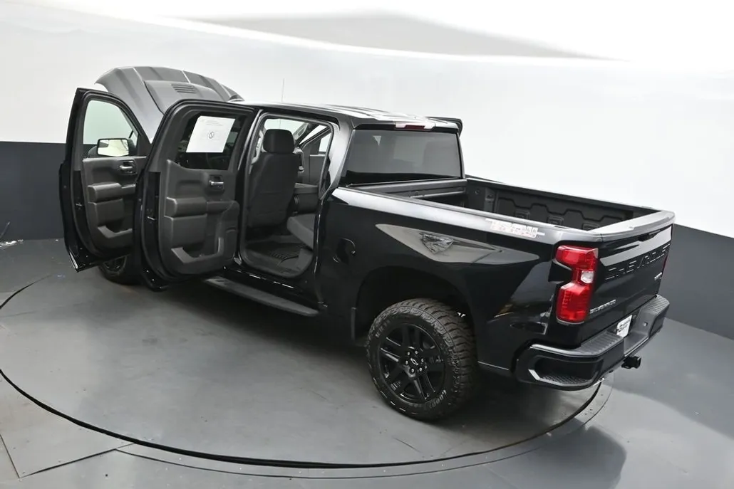 2026 Chevrolet Silverado 1500 Custom Trail Boss photo 1