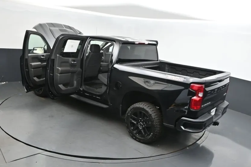 2026 Chevrolet Silverado 1500 Custom Trail Boss photo 1