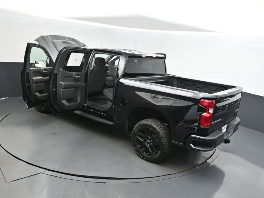2026 Chevrolet Silverado 1500 Custom Trail Boss photo 1