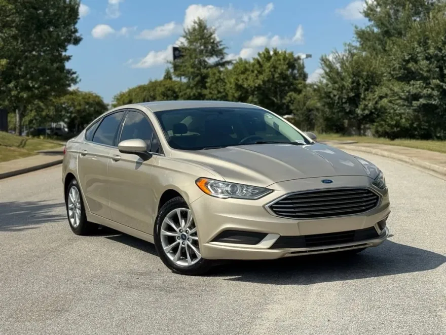 2017 Ford Fusion SE photo 1