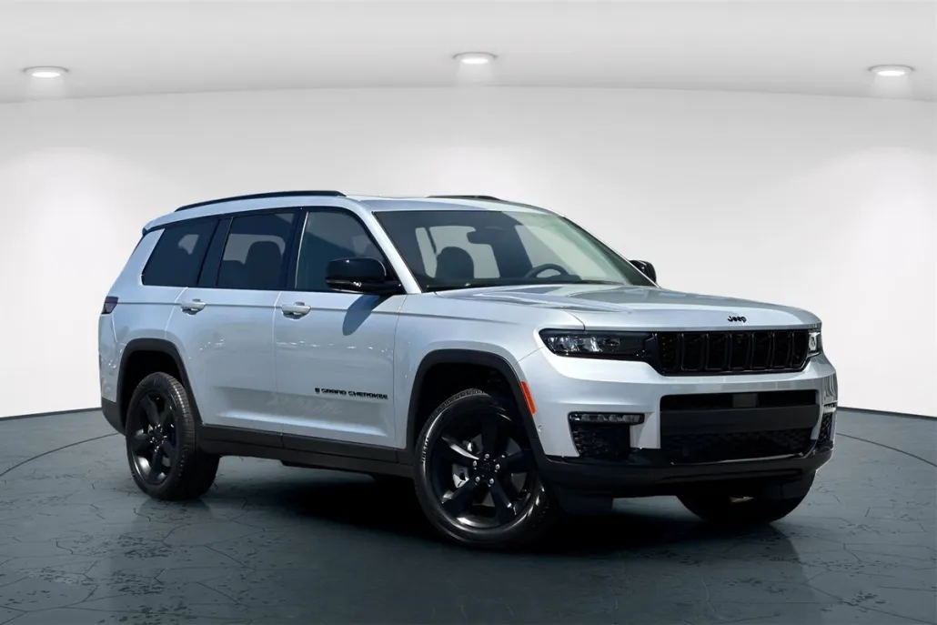 2024 Jeep Grand Cherokee Limited photo 1