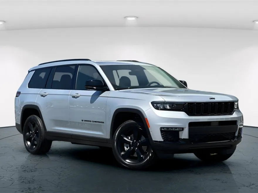 2024 Jeep Grand Cherokee Limited photo 1