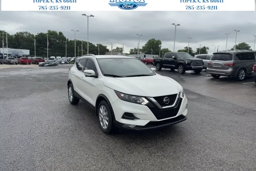 2022 Nissan Rogue Sport SV photo 1