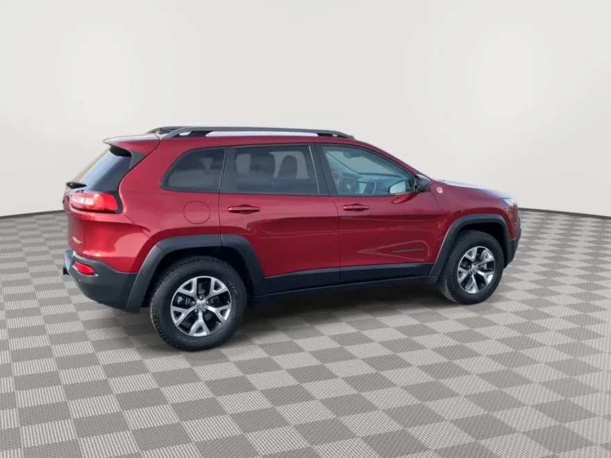 2017 Jeep Cherokee Trailhawk photo 2
