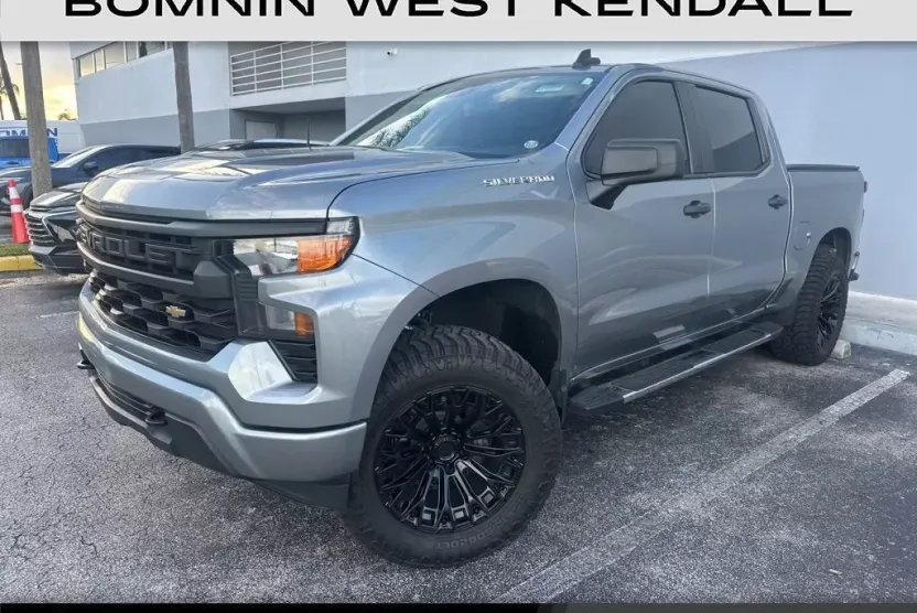 2023 Chevrolet Silverado 1500 Custom photo 1