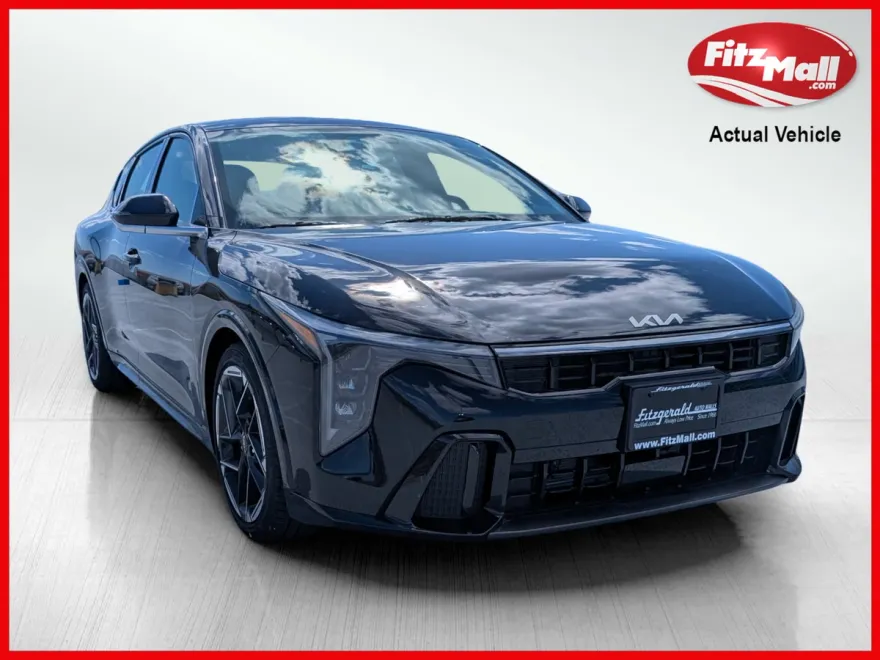 2025 Kia K4 GT-Line photo 1
