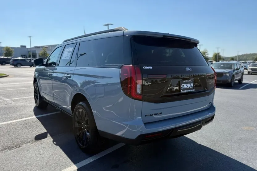 2025 Ford Expedition MAX Platinum photo 1