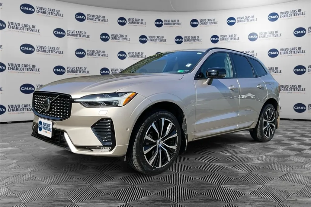 2024 Volvo XC60 B5 Plus photo 1