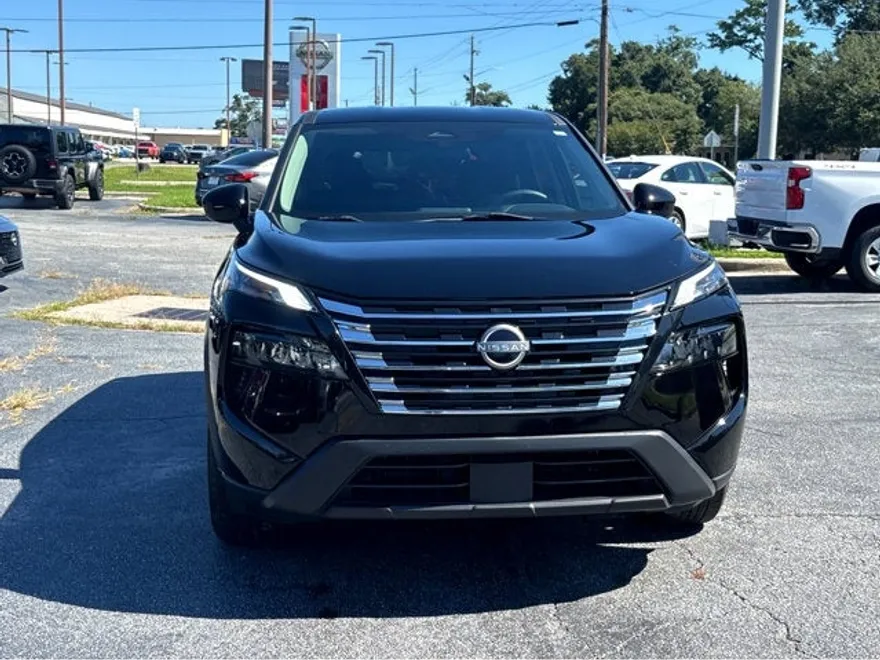 2024 Nissan Rogue SV photo 1