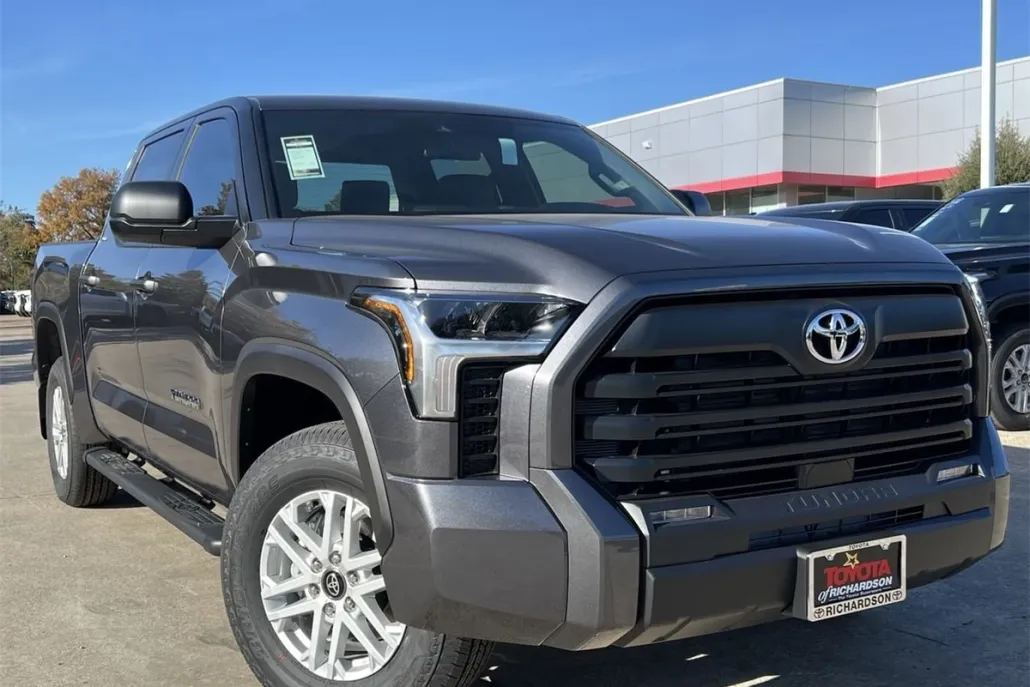 2025 Toyota Tundra SR5 photo 1