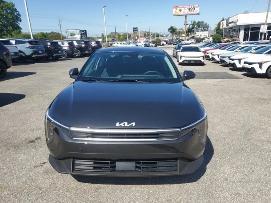 2025 Kia K4 LXS photo 1