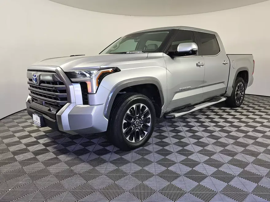 2024 Toyota Tundra Limited photo 1