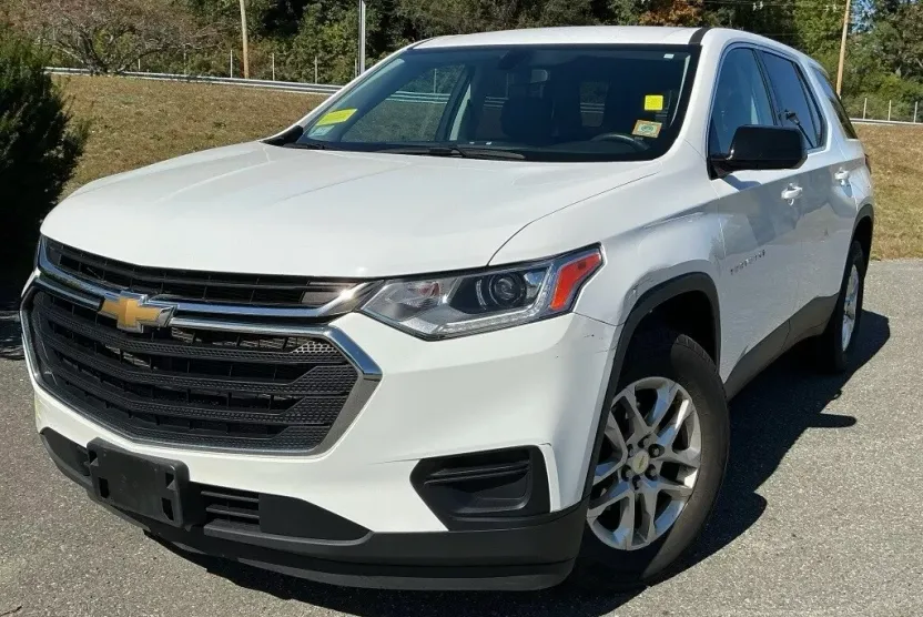 2020 Chevrolet Traverse LS photo 1