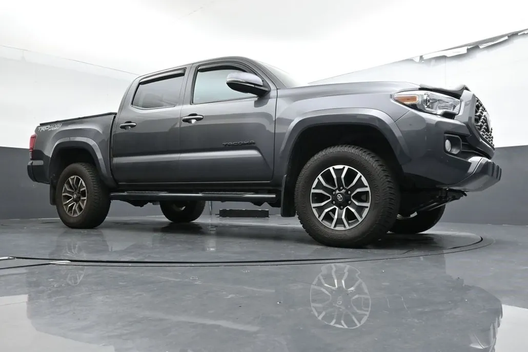 2021 Toyota Tacoma TRD Sport Double Cab V6 photo 1