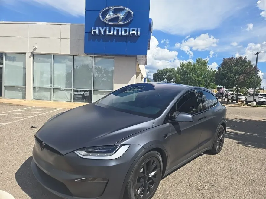 2023 Tesla Model X photo 1