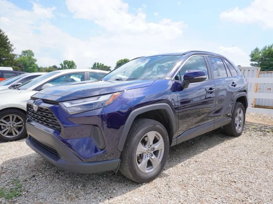 2022 Toyota RAV4 Hybrid XLE photo 1