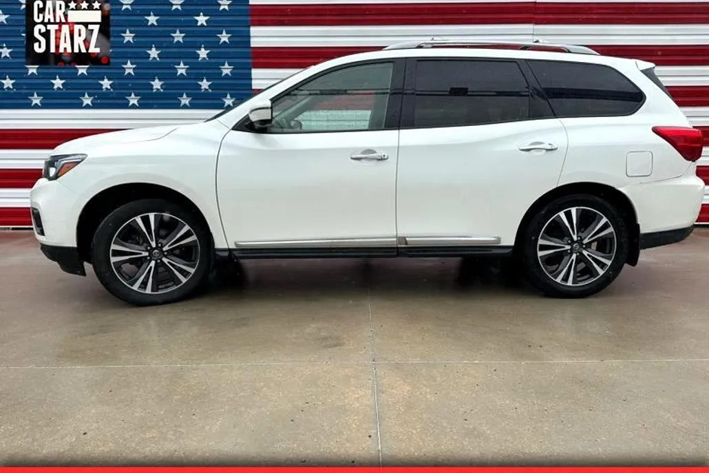 2020 Nissan Pathfinder Platinum photo 1