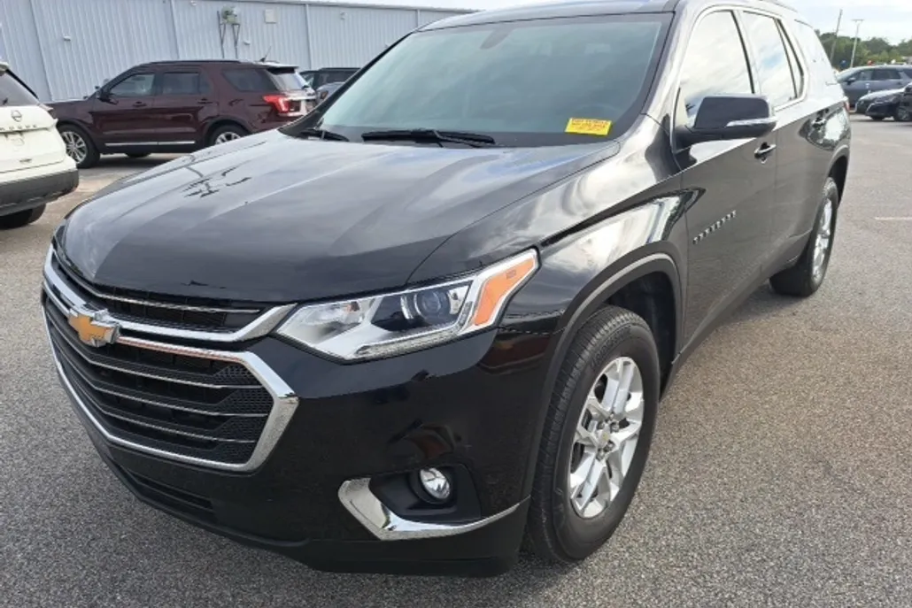2021 Chevrolet Traverse Leather photo 1